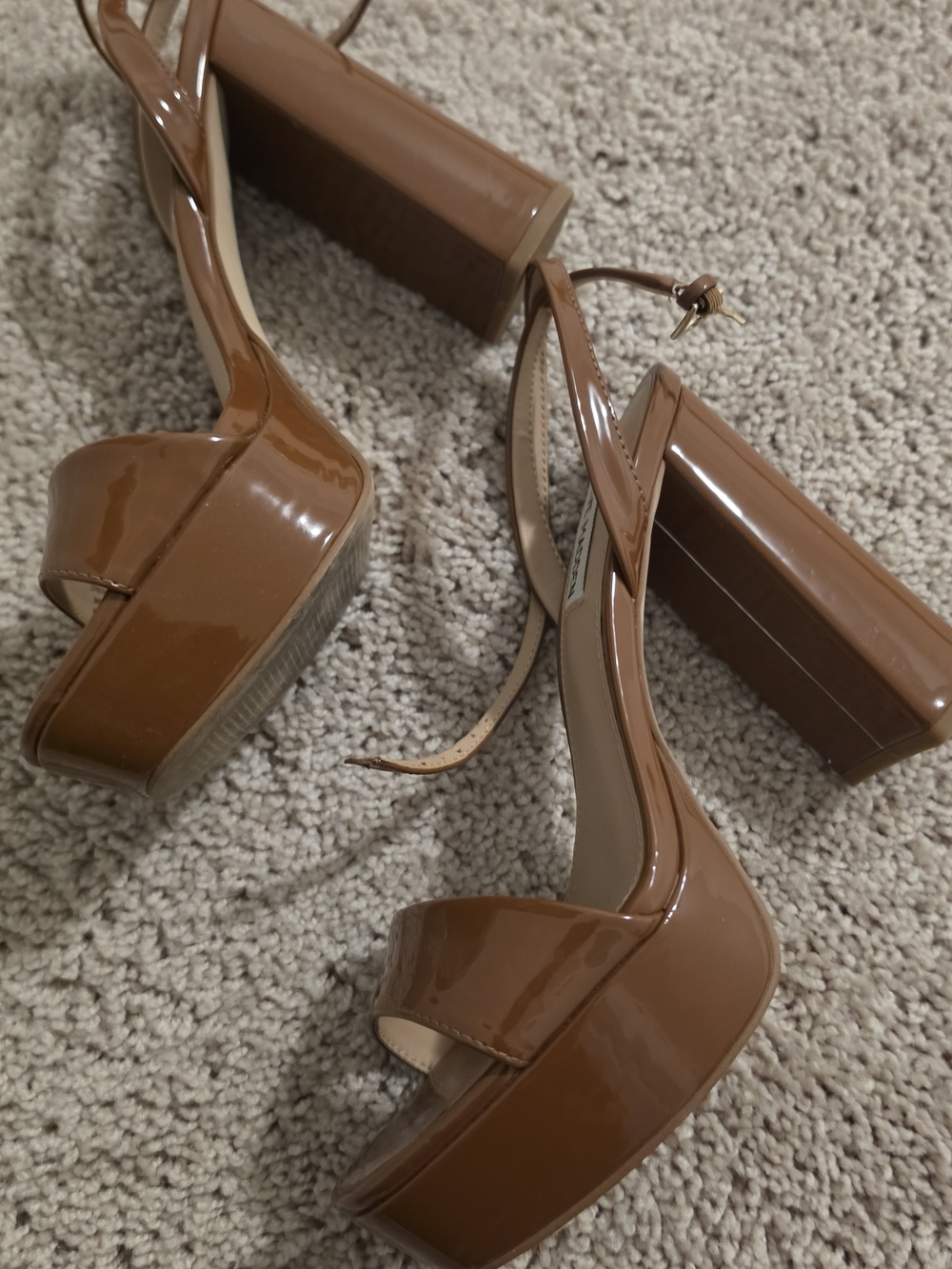 Steve Madden Cognac Patent Platform Block Heel Sandals